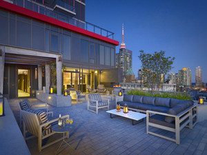 Outdoor terrace at Fabrik