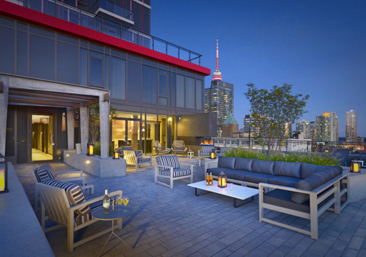 Outdoor terrace at Fabrik